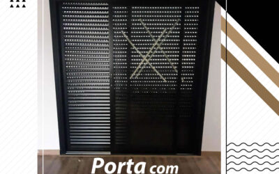 Porta com Persiana Integrada Preta